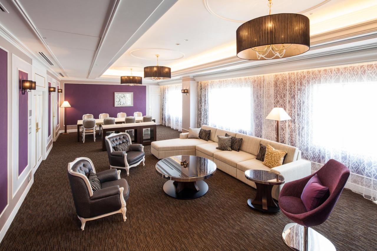Nagoya Tokyu Hotel Luaran gambar The interior of the club