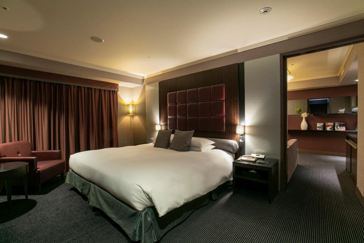 Nagoya Tokyu Hotel Luaran gambar A suite at the hotel