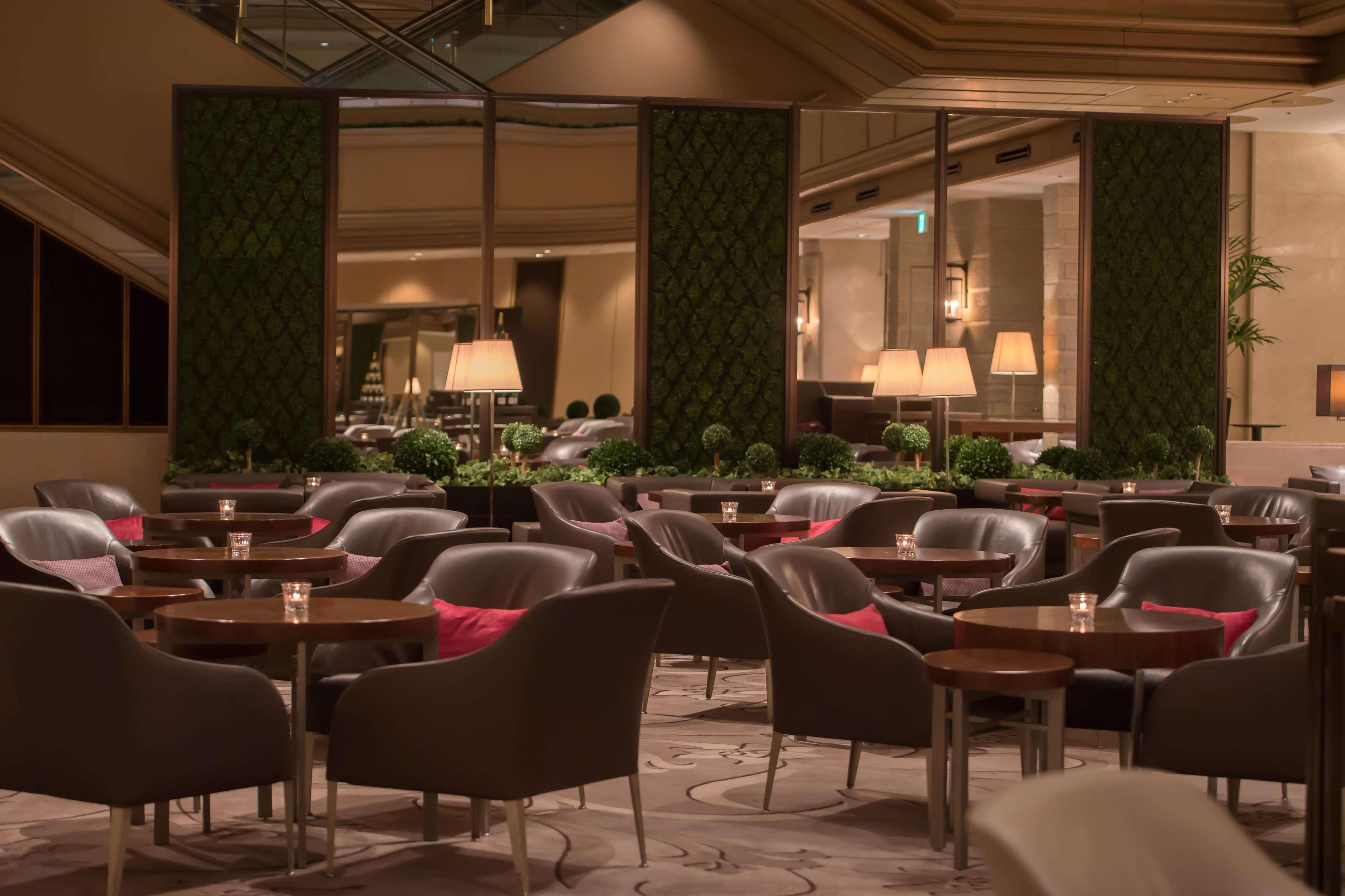 Nagoya Tokyu Hotel Luaran gambar The Lounge at the Conrad Hong Kong