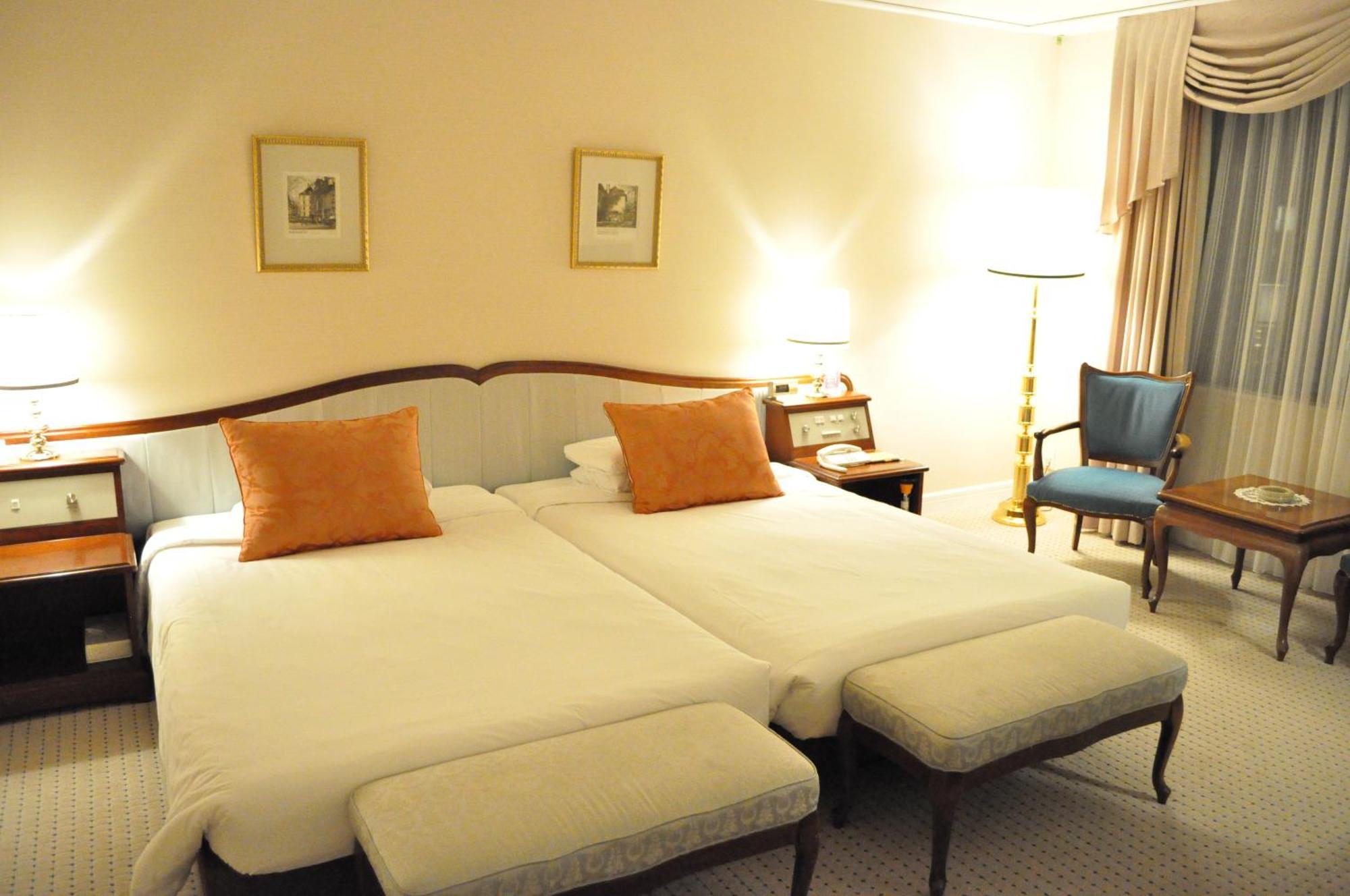 Nagoya Tokyu Hotel Luaran gambar A room at the hotel
